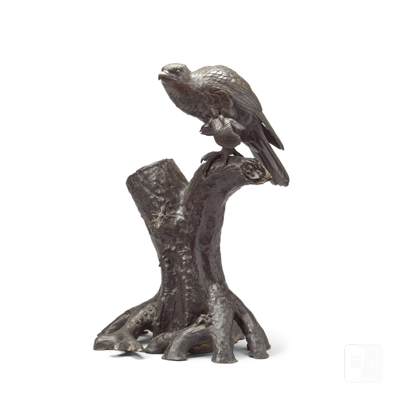明治時代 十九世紀晚期 銅鷹置物 | A BRONZE OKIMONO OF AN EAGLE PERCHED ON A TREE STUMP - 图3